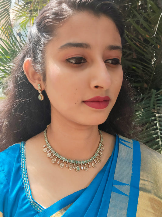 Ratna Tara Premium Elegant Stoned Necklace Set