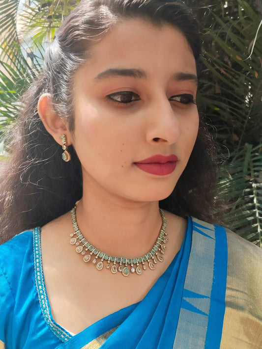 Ratna Tara Premium Elegant Stoned Necklace Set