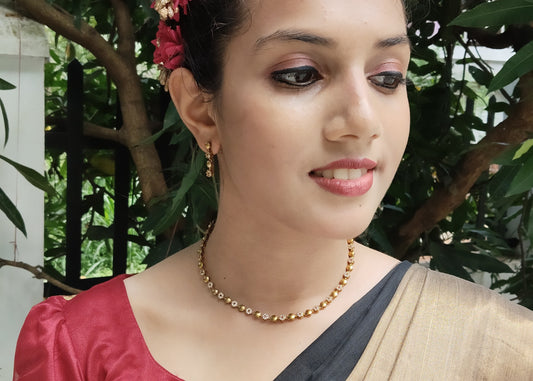 Suvarna Malar Simple and Elegant Antique Necklace Set