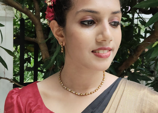 Suvarna Malar Simple and Elegant Antique Necklace Set