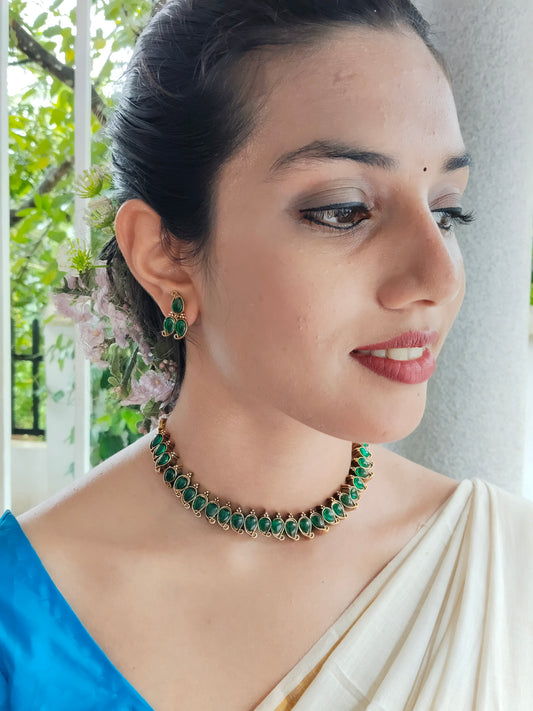 Lekhani Trending Reversible 2 in 1 Antique Gold Traditional Necklace Set Best For Festivals