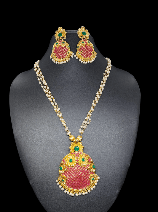 Pankajamala 22k Gold Plated Mat Finish Elegant and Beautiful Mid Length Pearl Haram/Chain with Earring Set