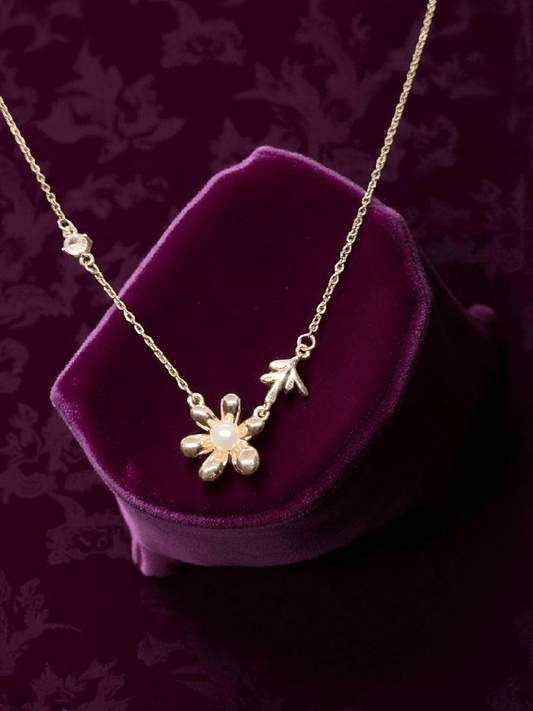 Kanakabala Premium Quality Rose Gold Plated Simple and Elegant Western Chain with Pendant