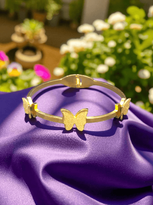SunKissed Wings Premium Quality Budget Friendly Anti-Tarnished Openable Free Size Kada Bangle