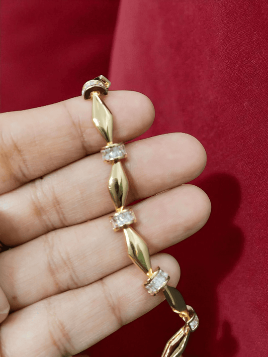 DrapeLuxe Premium Quality 22k Gold Plated Trendy and Stylish Bracelet