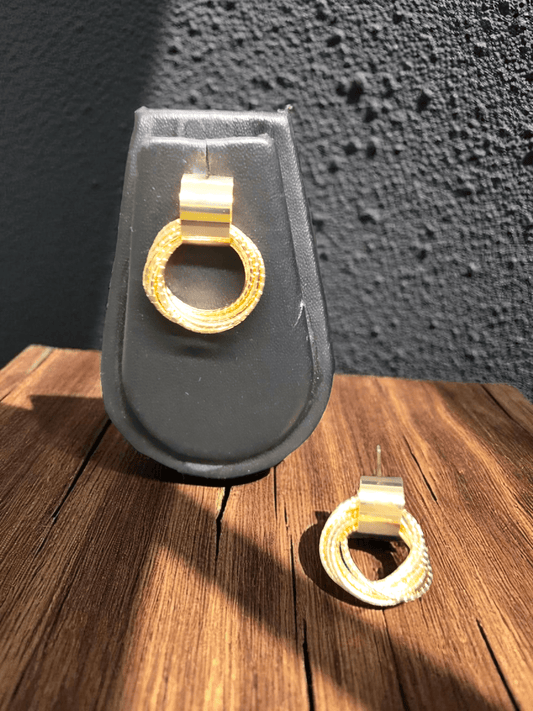 OroTwirl Budget Friendly Simple and Stylish Earring