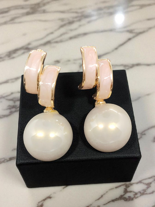 SoftHalo Budget Friendly Elegant and Stylish Earring in Pearl