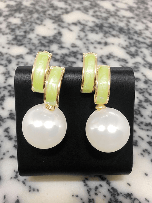 SoftHalo Budget Friendly Elegant and Stylish Earring in Pearl