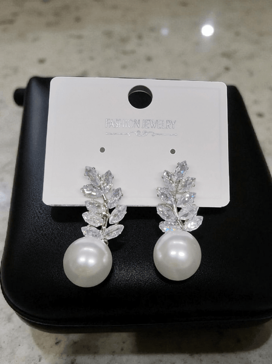 Pearl Leaflet Premium Quality Budget Friendly Cubic Zirconia Silver Plated Simple and Stylish Stoned Earring