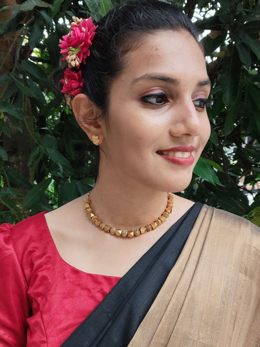 Kanakabindu Premium Quality Antique Gold Stylish and Traditional 22k Gold Plated Necklace Set