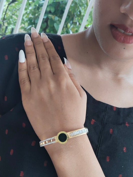 Yugavalli Premium Quality Budget Friendly Anti-Tarnished Openable Free Size Kada Bangle