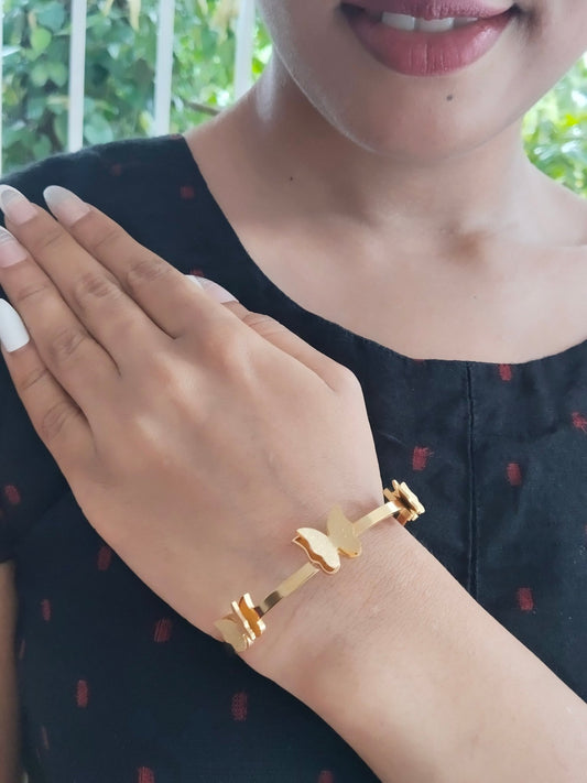 SunKissed Wings Premium Quality Budget Friendly Anti-Tarnished Openable Free Size Kada Bangle