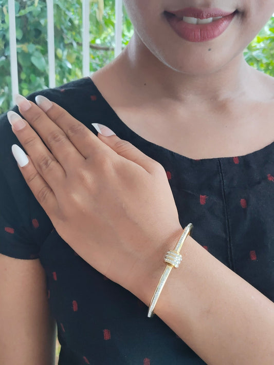 Glimmer Oval Premium Quality Budget Friendly Anti-Tarnished Openable Free Size Kada Bangle