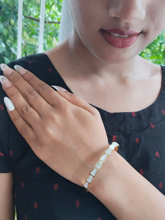 Tribhangi Premium Quality Budget Friendly Anti-Tarnished Openable Free Size Kada Bangle