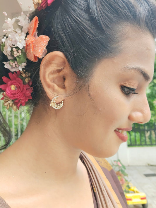 MoonPetal 18k Gold Plated Premium Quality Budget Friendly Light Weight Western Earring