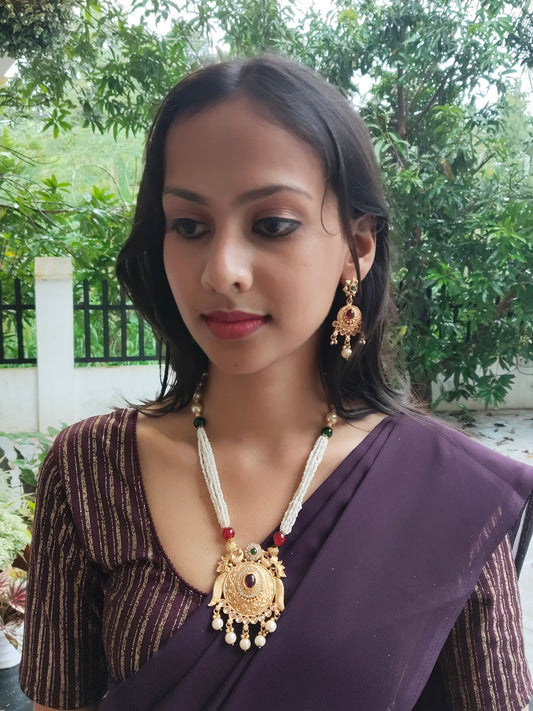 Vishwakirti Premium Quality Antique Gold Mat Finish Elegant and Beautiful Mid Length Pearl Haram/Chain with Earring Set