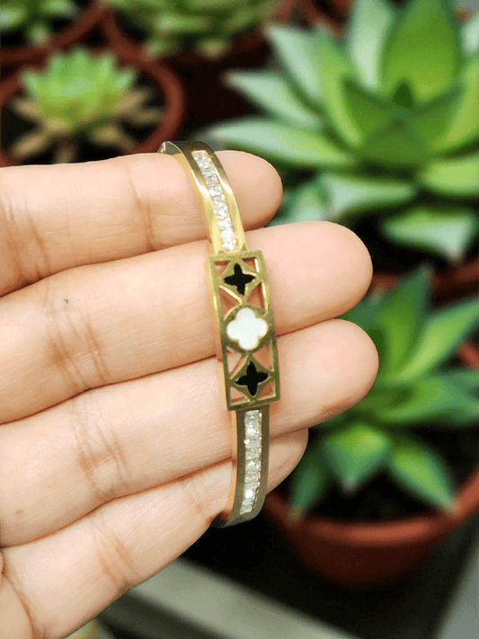 Shanipushpi Premium Quality Budget Friendly Anti-Tarnished Openable Free Size Kada Bangle