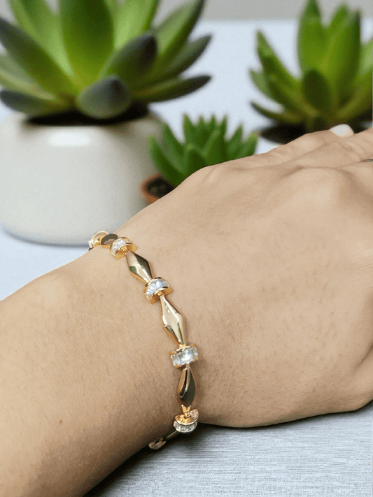 DrapeLuxe Premium Quality 22k Gold Plated Trendy and Stylish Bracelet